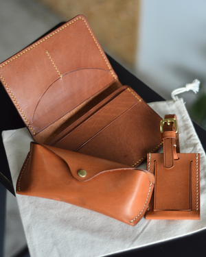 Travel Set in Veg-tanned Leather